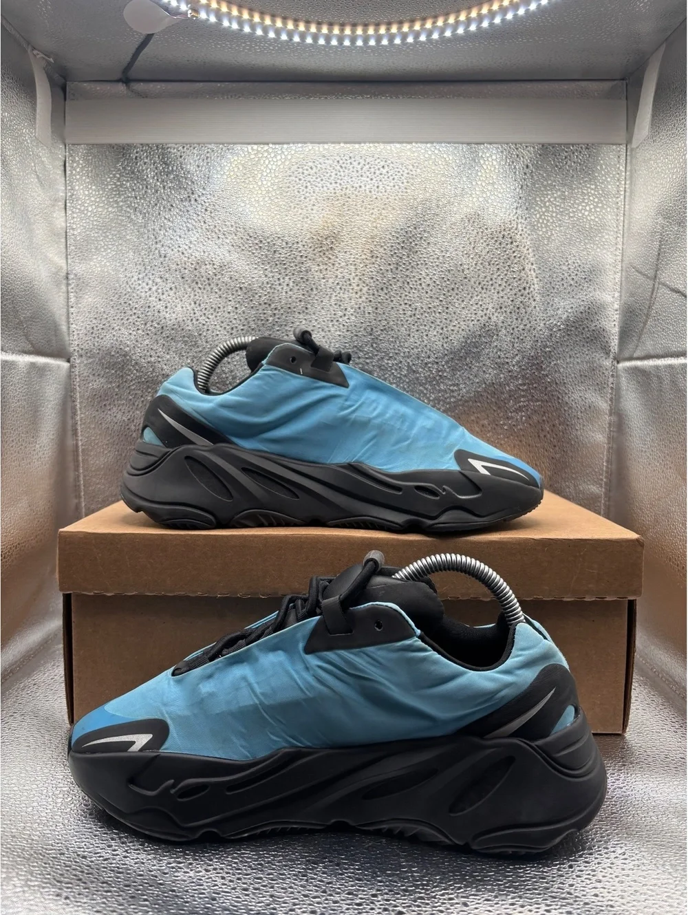 Adidas Yeezy boost 700 MNVN bright cyan